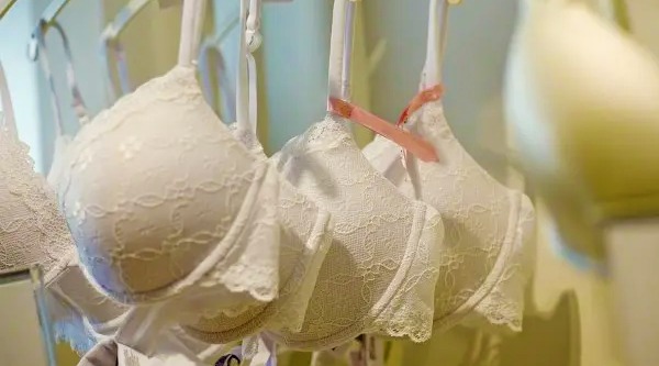 Fashion Fix Friday: Dingy Delicates | MWS